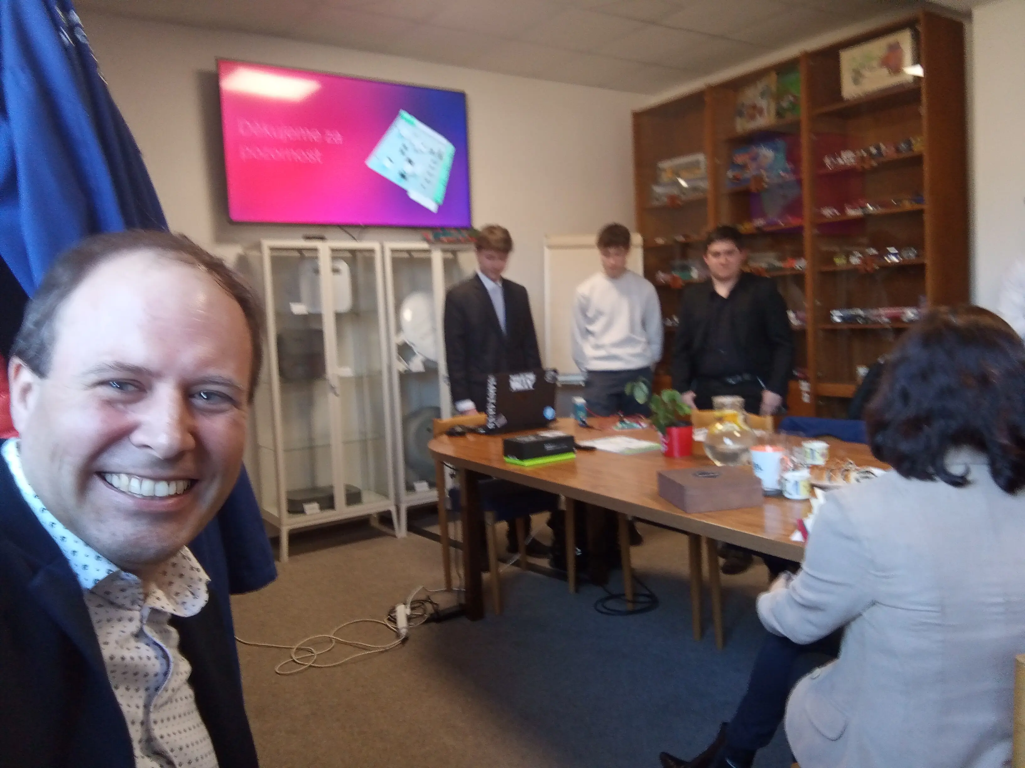 Soutěž TechStarter #2: Ovládací panel ostřihovací stanice