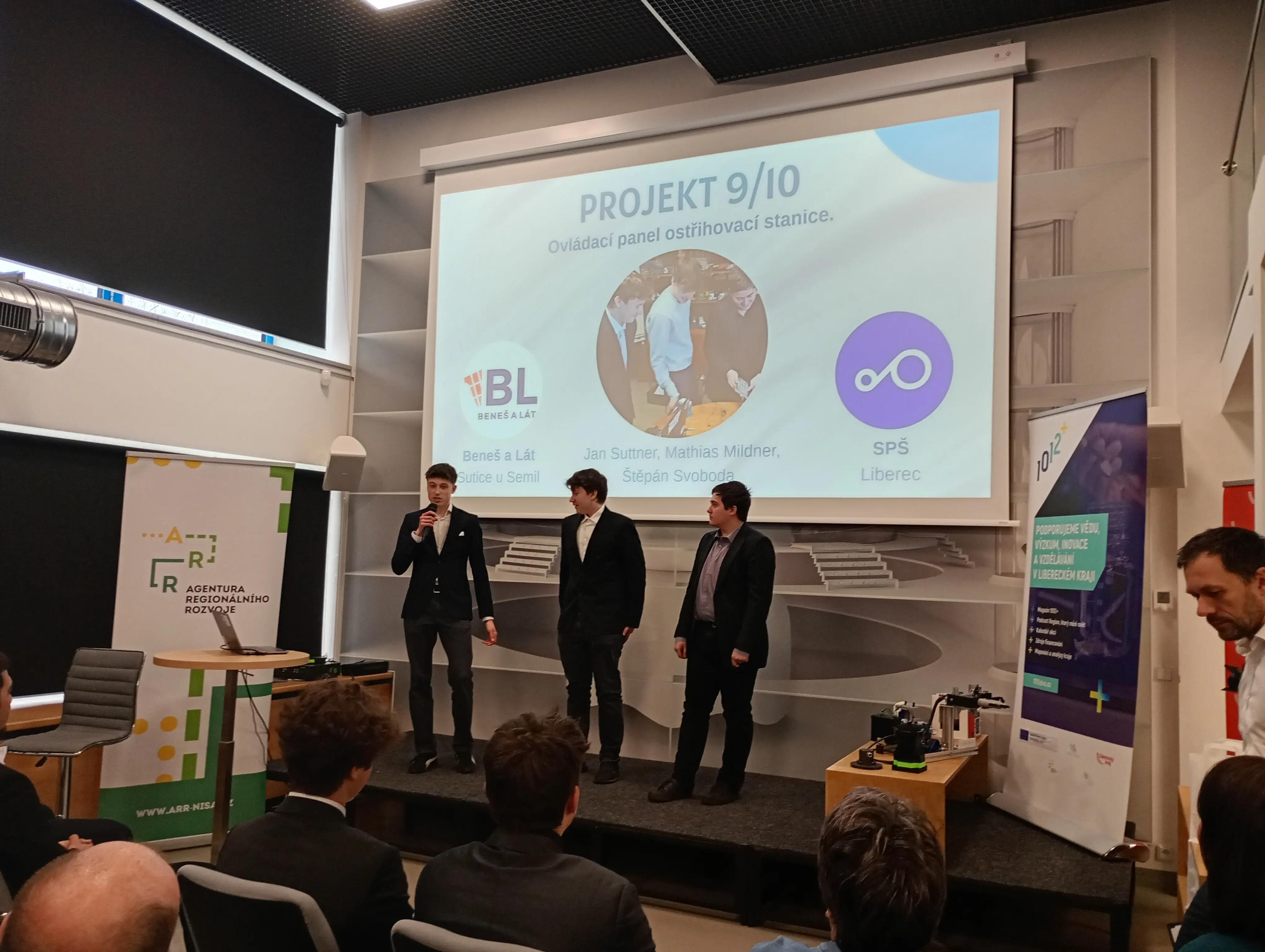 Soutěž TechStarter #2: Ovládací panel ostřihovací stanice