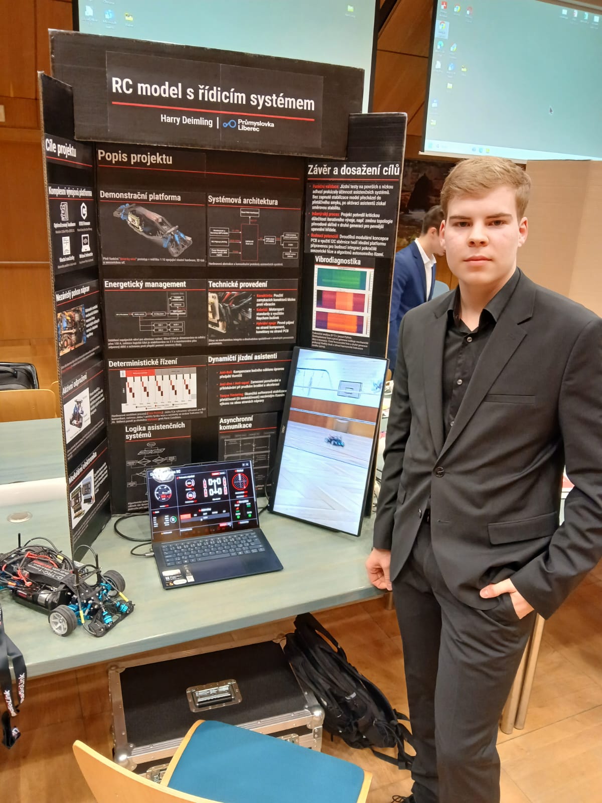 Úspěchy: RC model s řídicím systémem (Harry Deimling)